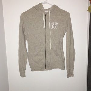Sip-up sweatshirt